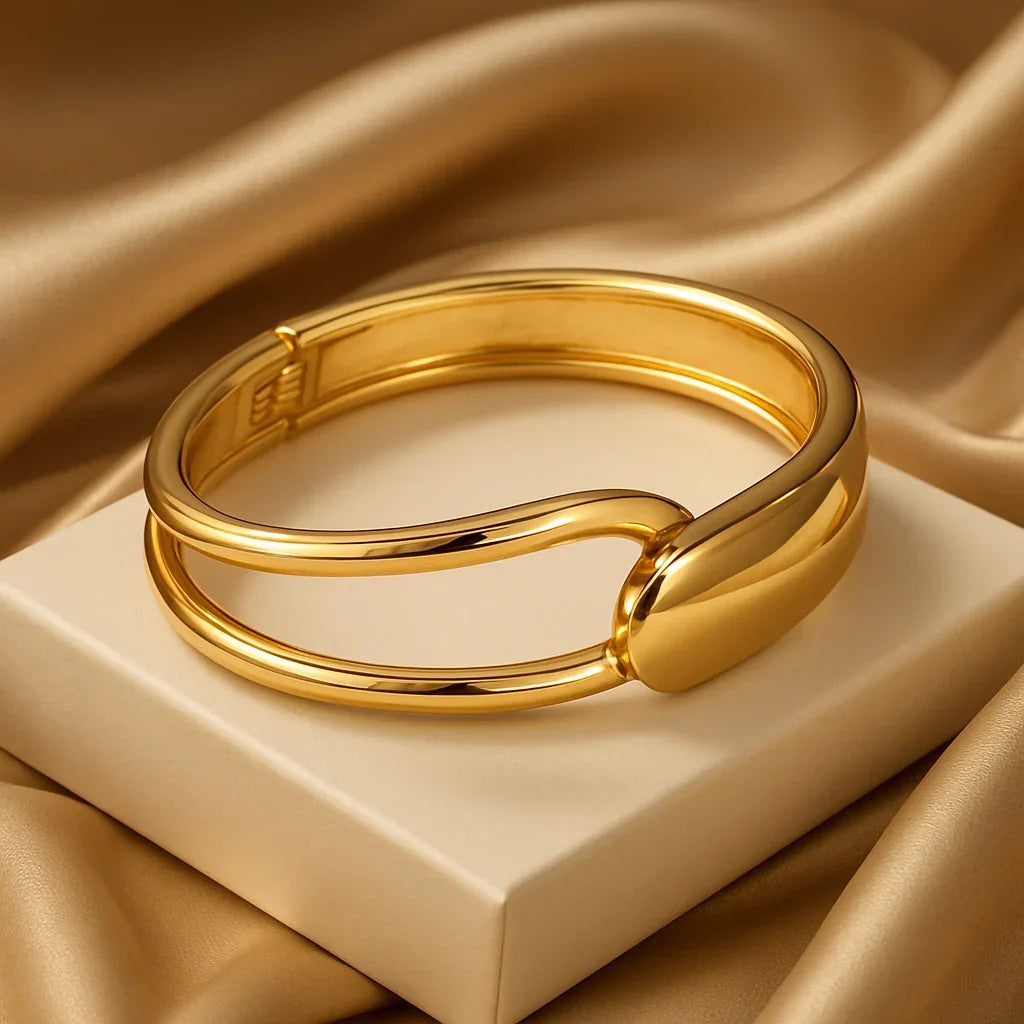 Modern Gold Luxe Lock Bracelet