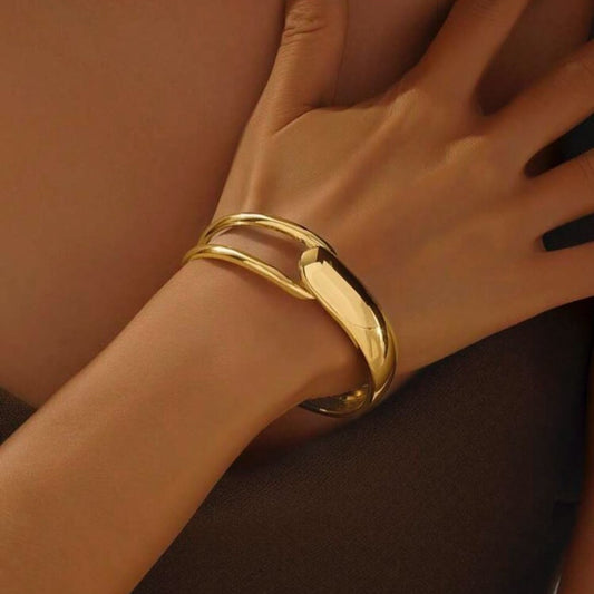 Modern Gold Luxe Lock Bracelet